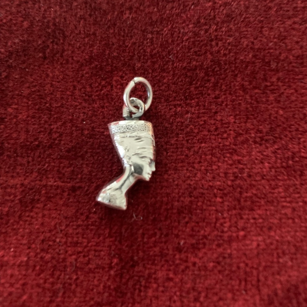 🆕 Sterling Silver Egyptian pendant
